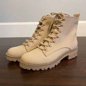 Stylish Tan fashion boots. In great condition (never worn).